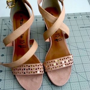 BOGO⭐️⭐️⭐️PINK HEELS